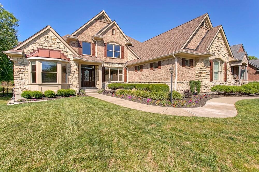 1663 Fairway Crest SIBCY CLINE REALTORS®