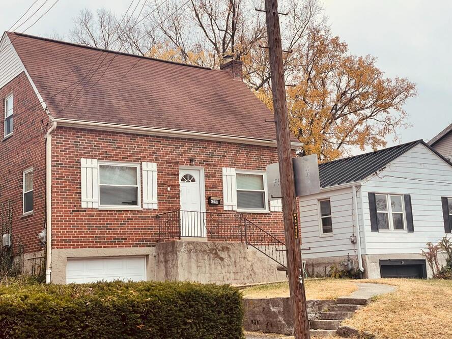 6020 Graceland Avenue SIBCY CLINE REALTORS®