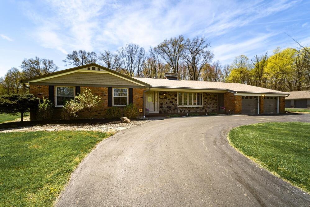 1021 Shayler Road SIBCY CLINE REALTORS®