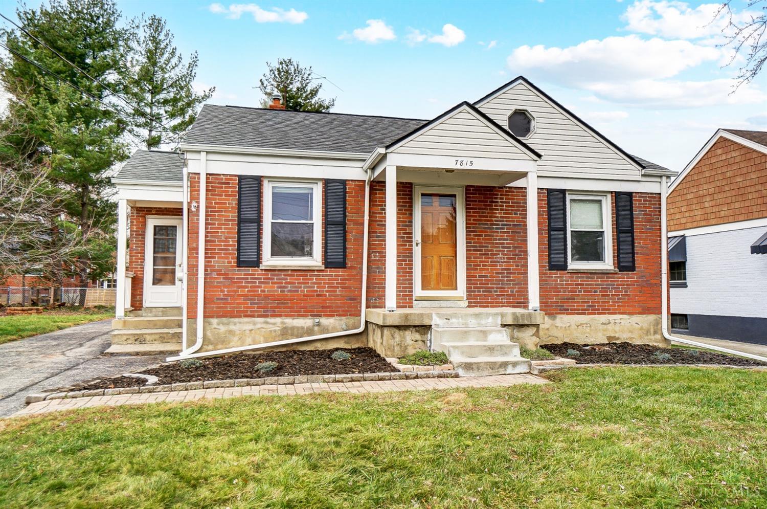 7815 Dearborn Court Deer Park OH 45236 Sibcy Cline 7815 Dearborn Court Deer Park OH 45236 Sibcy Cline